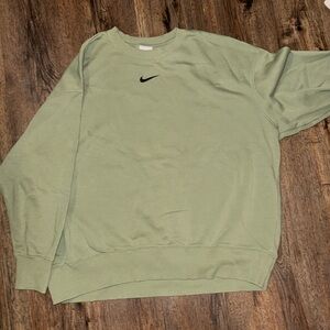 Nike Women’s Phoenix Fleece